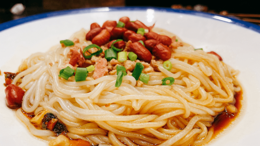 纤细的蛋丝,细碎的肉末再配上紫菜and葱花,口感瞬间丰富了不少!