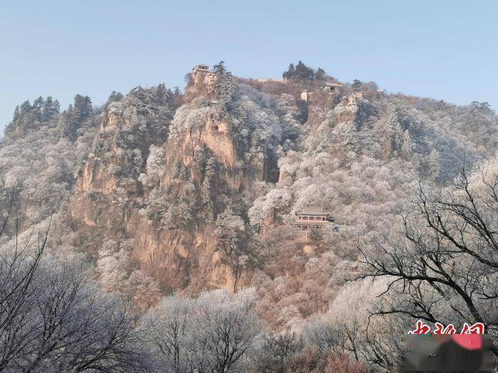 雾凇|甘肃崆峒山雾凇连绵 山脉成白色世界