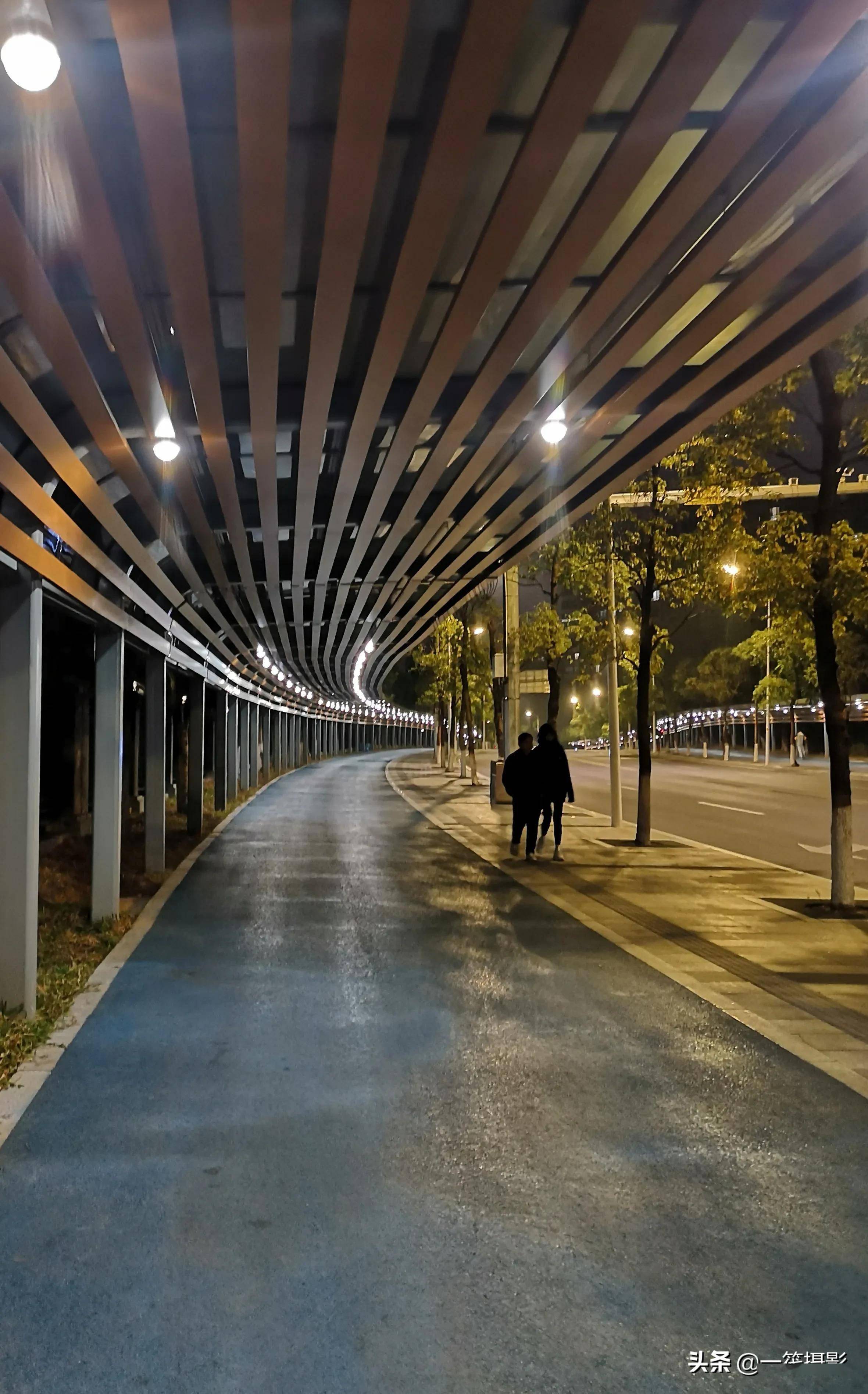 手机随拍——广州萝岗_市民广场_黄埔区_山庄