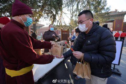 来源|雍和宫腊八“舍粥”祈福，今年有点儿不一样