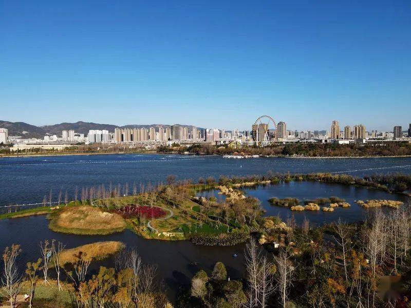 草海隧道公园美如画