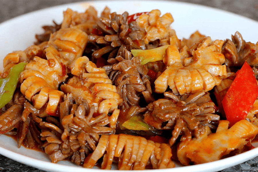 其中一道火爆双脆,乃是集刀功,火功之大成的佼佼者.