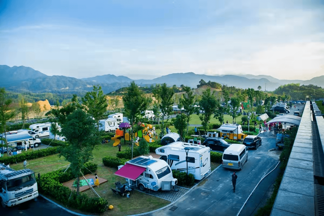 全省首家我市泰顺县廊桥氡泉旅游度假区小松坡自驾车营地创成全国4c级