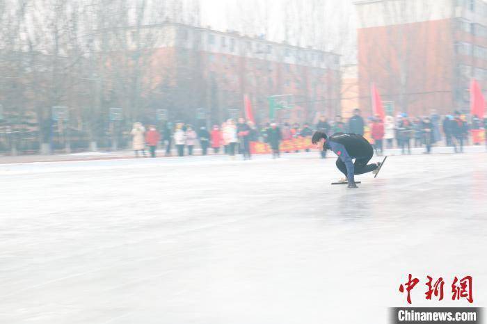 速滑|沈阳一小学欢度冰雪节 短道速滑世界冠军与孩子们共舞