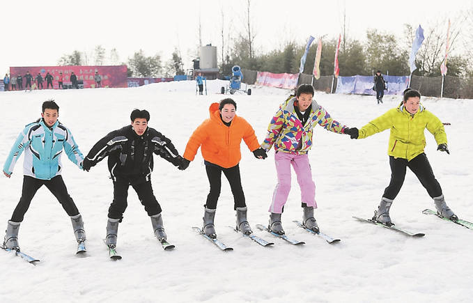 市民|制冰造雪 “家门口”45座冰雪乐园