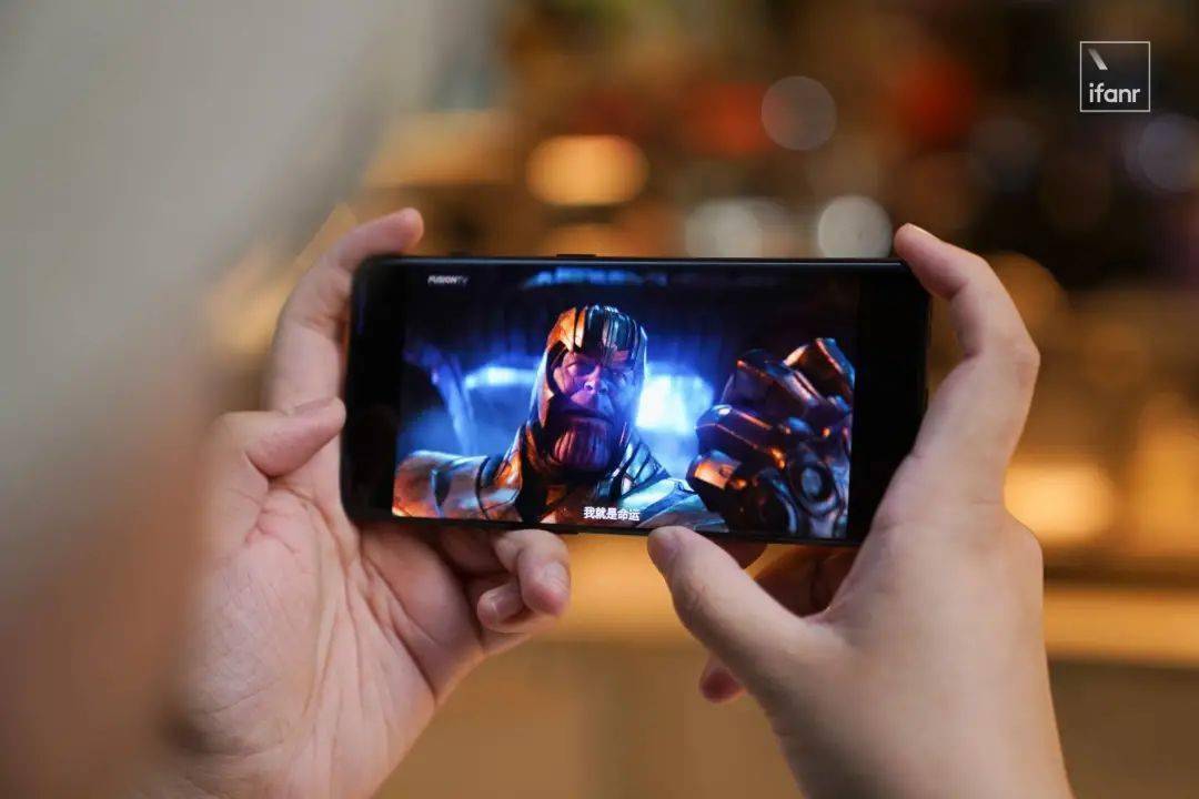 一加 10 Pro 测评：第二代哈苏影像挺强，但不是重点