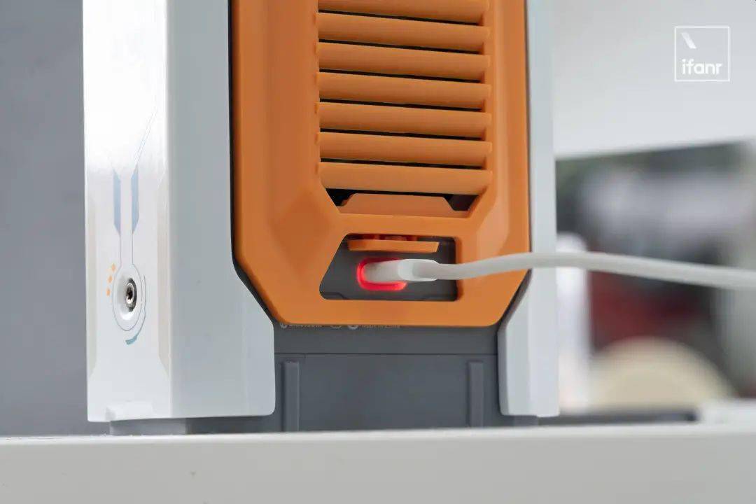 魅族白金独角兽赛博音箱图赏：联手猫王，再造潮品音箱