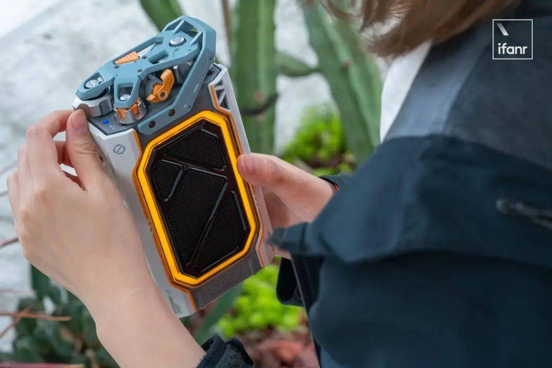 魅族白金独角兽赛博音箱图赏：联手猫王，再造潮品音箱