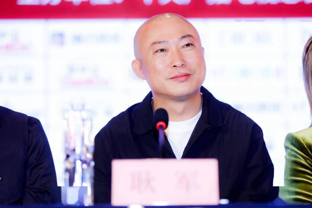 本周看啥｜看完《黑客帝国4》，你要选红药丸还是蓝药丸？