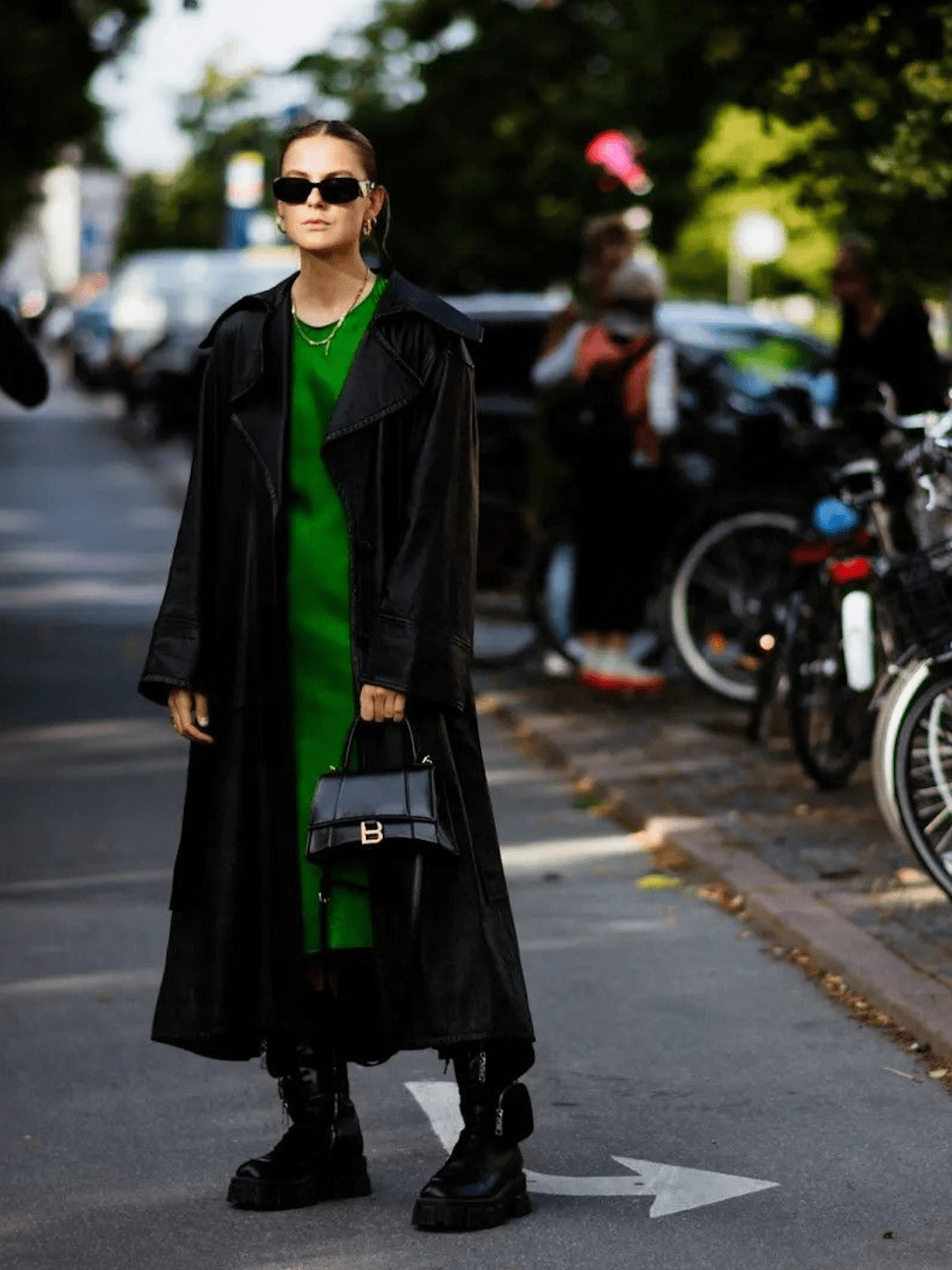 细节一身黑，换个穿法更时髦