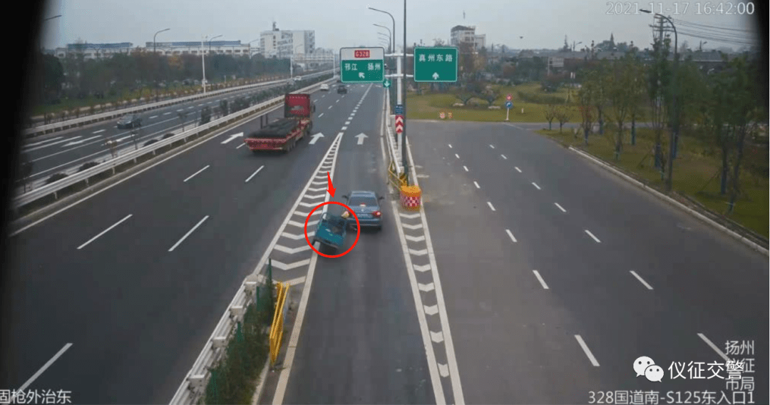 仪征一电三轮任性上国道,瞬间被撞翻._黄某某_事故_宁海线