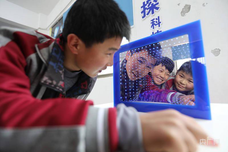 农村“梦想课堂”让山里娃体验科普魅力