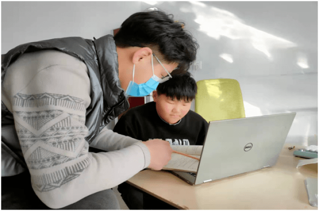 疫情|技能抗疫，这群大学生在抗疫一线“大显身手”