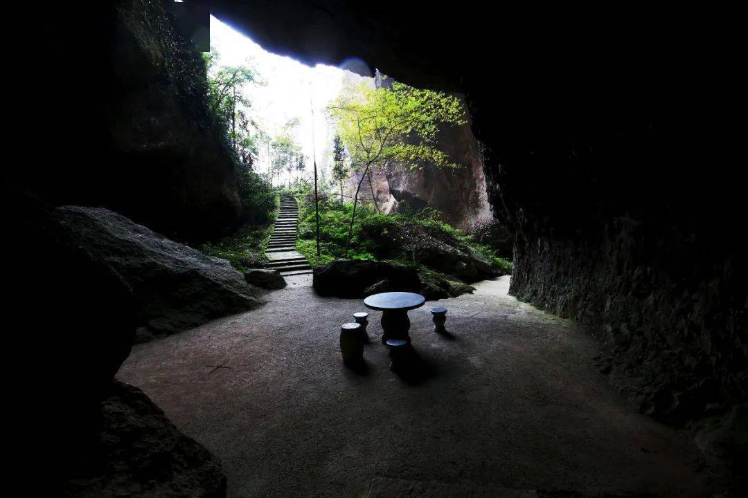印象十里铁甲龙活了天台山寒岩明岩景区即将神奇出道