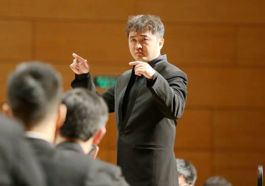 音乐会由青年指挥家孙莹执棒.