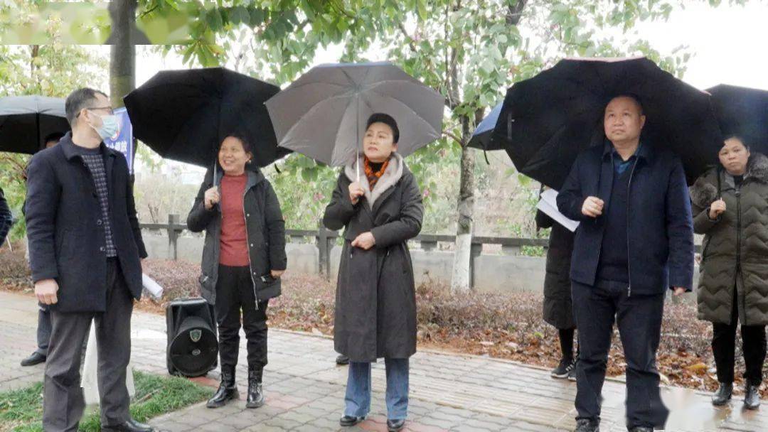 1月17日,县委书记黄卫东率队开展钟山县棚户区改造项目工作调研.