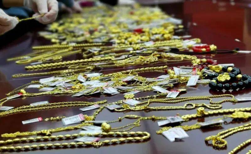 柜台_李某某_珠宝店