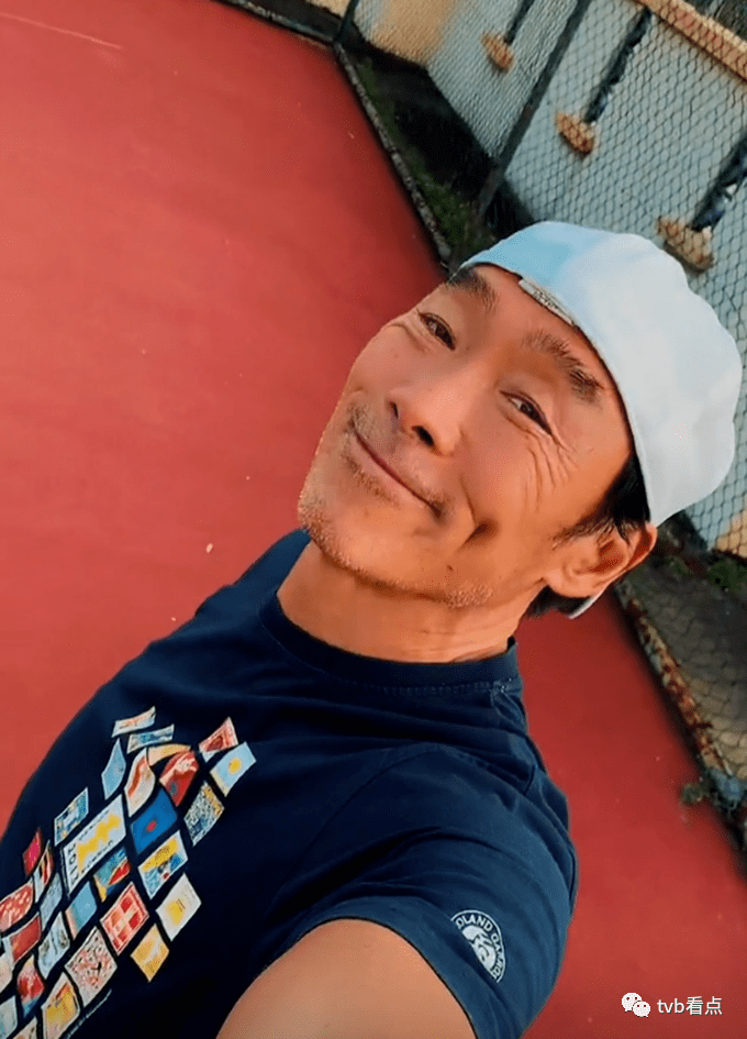 自爆在内地做的手术不成功57岁香港男星郑浩南打网球只恢复四成功力