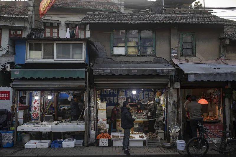 定海路最后的烟火气程乃姗笔下的上海穷街即将成为历史
