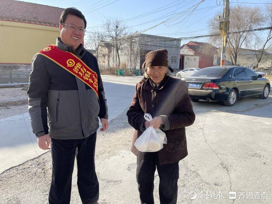 潍坊银行滨州沾化支行开展暖冬送馒头活动