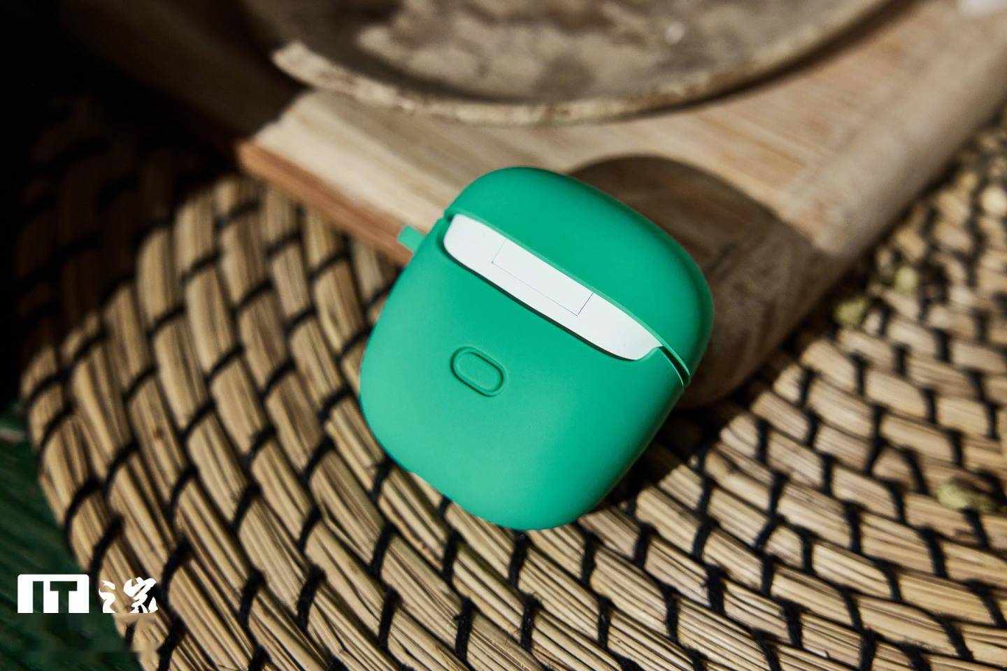 【IT之家开箱】努比亚新音C1真无线耳机图赏：清新雅致，小巧够用