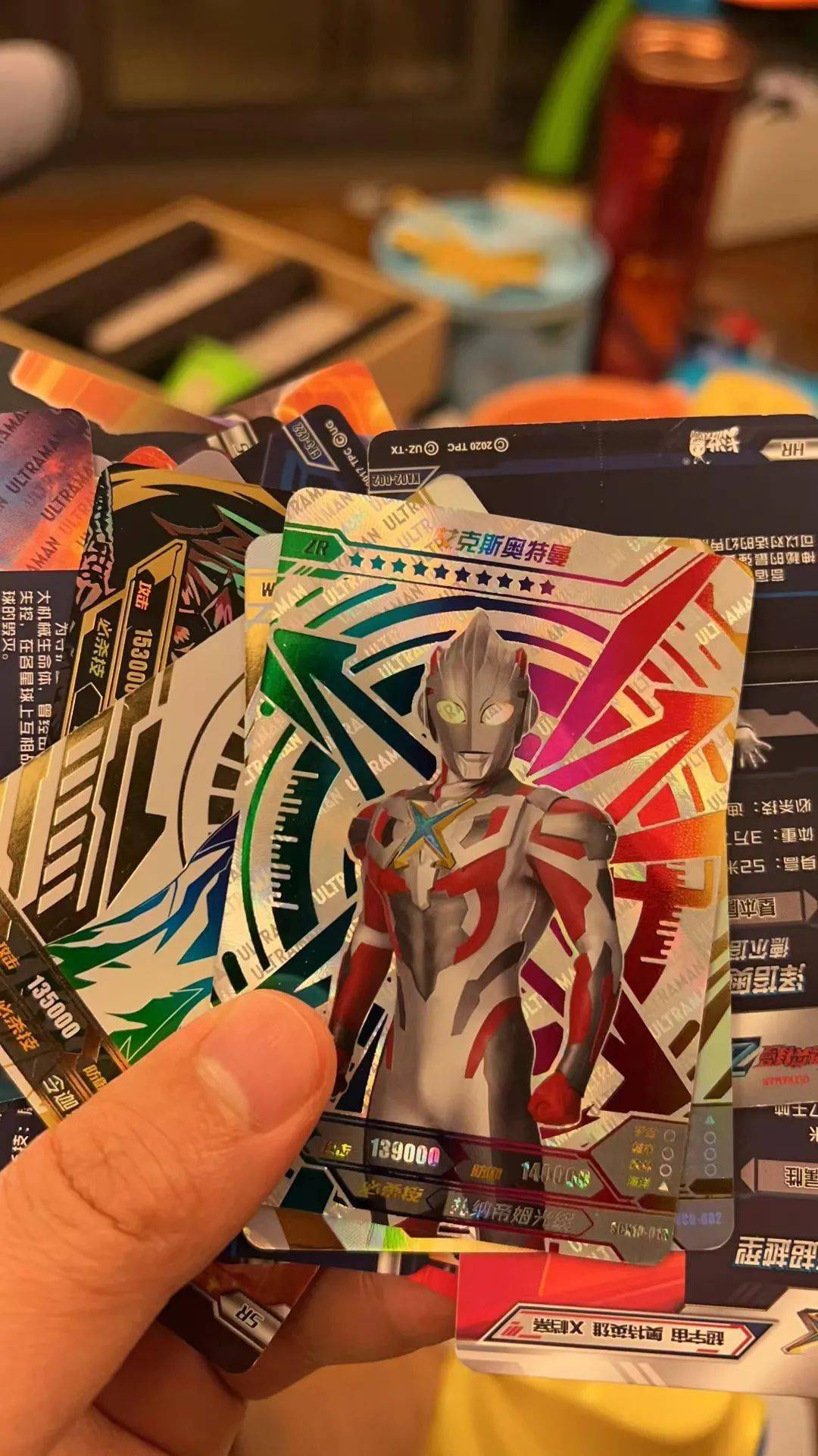 集奥特曼卡片你家娃烧钱了吗