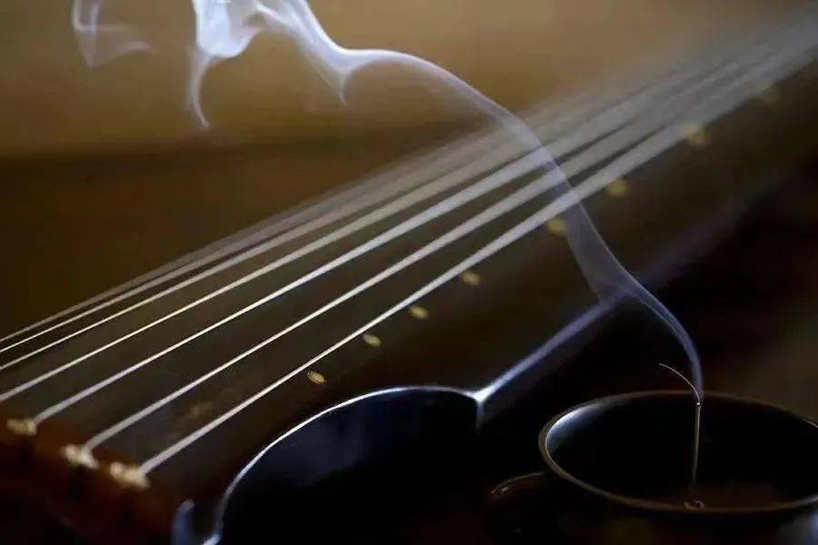 无言室生香淡定人从容