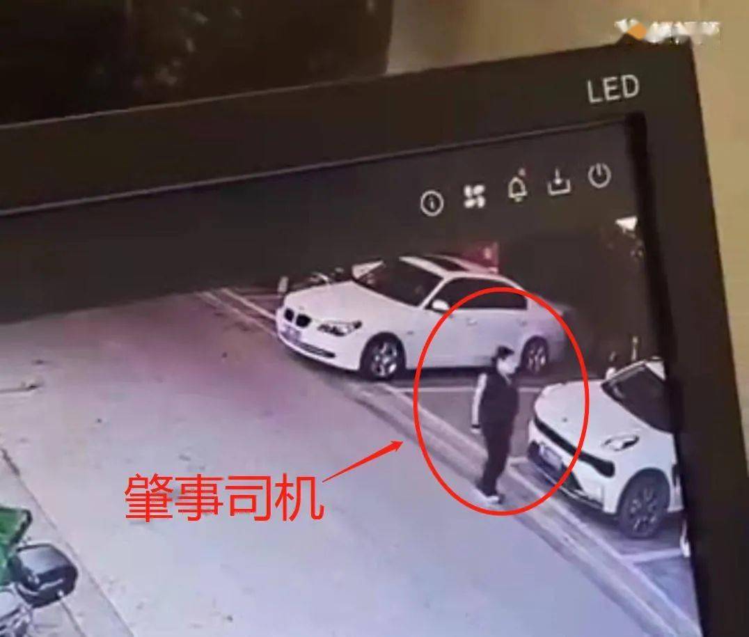 车上位置不够只能坐（别动我起反应了）