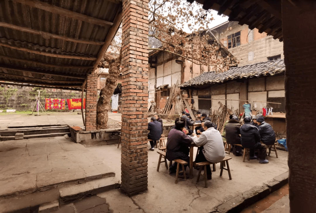 这一次,内江高粱镇火了_高梁镇_调料_影响