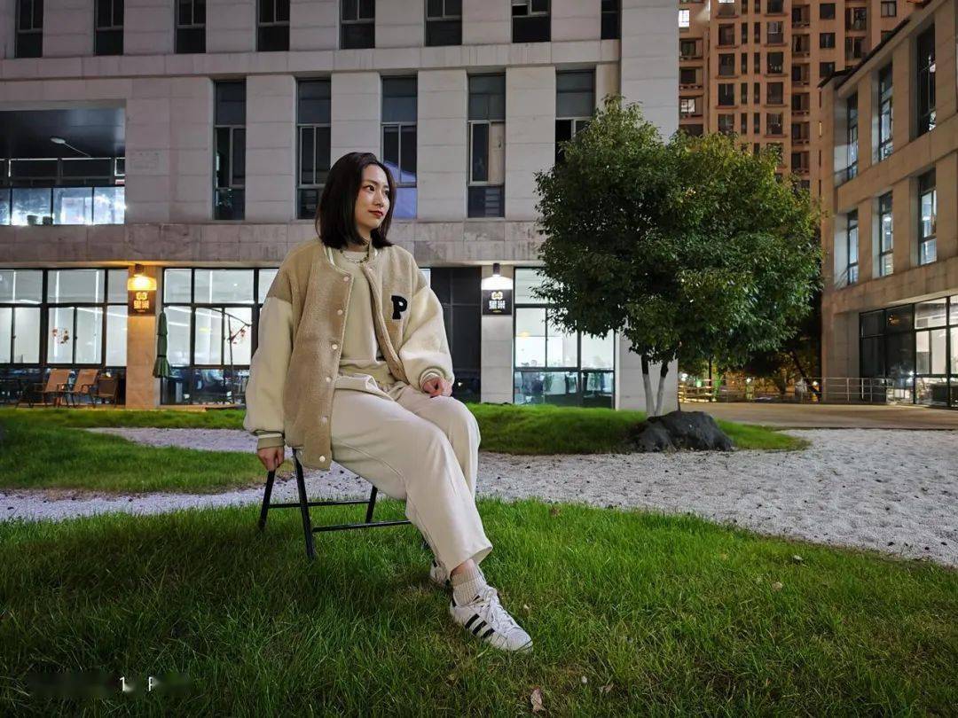 四款骁龙8系列手机拍照横评！各有各的离谱。。。