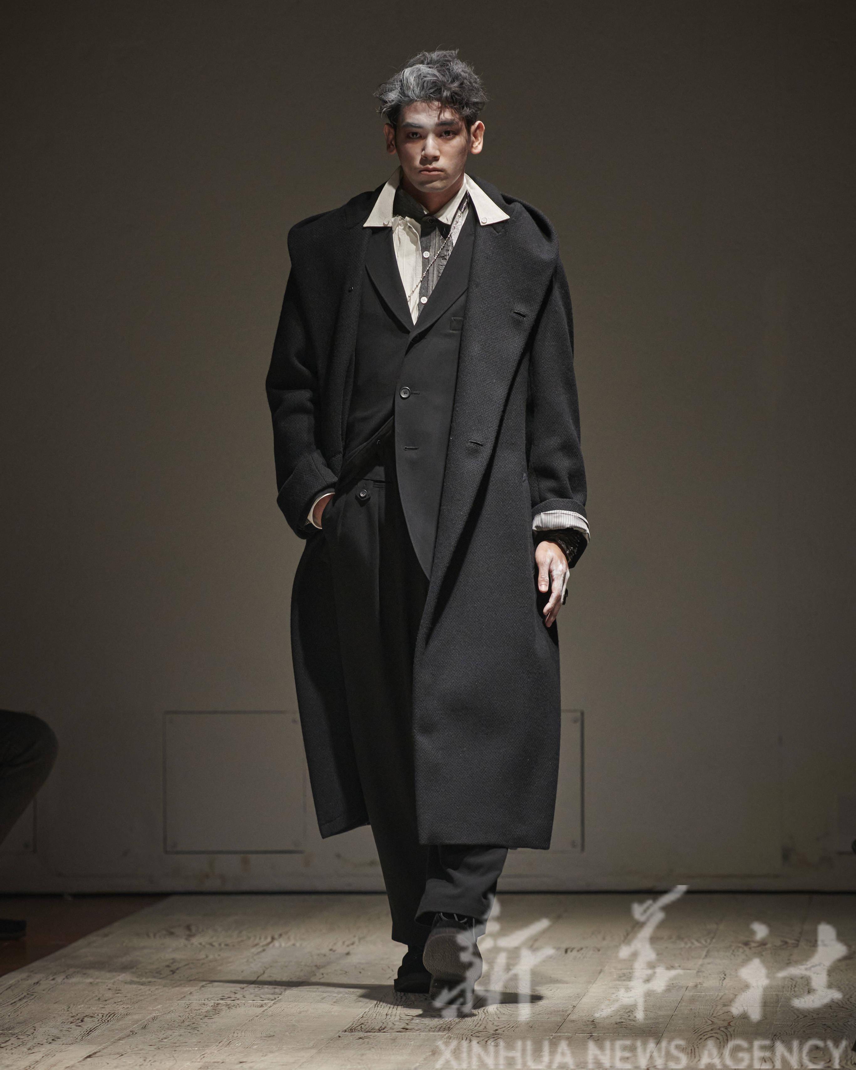 巴黎男装周山本耀司品牌时装秀