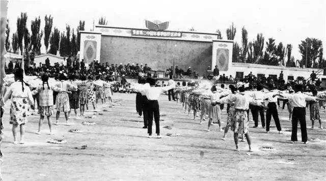 新疆麦盖提县一个被沙漠环绕的新疆小县城99的人都没去过