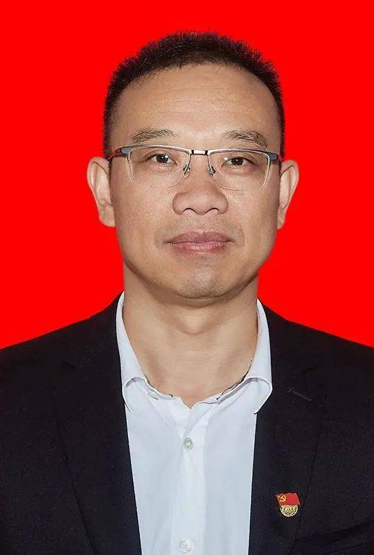 上垟镇党委书记 吴伟俊龙泉市第十五次党代会实事求是总结五年历程