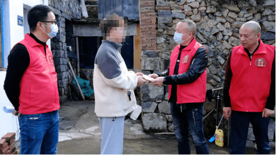 华莱士创始人为老家沿浦捐钱