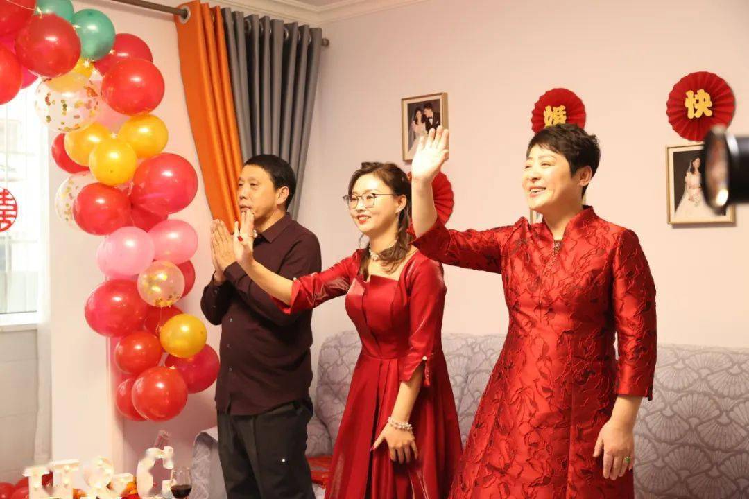 "线上"办婚礼 幸福不缺席——你在津南支援 我在家中守护_韩毅_崔婕