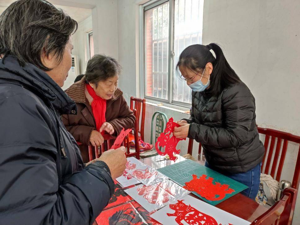 社区春节剪纸活动主题图片