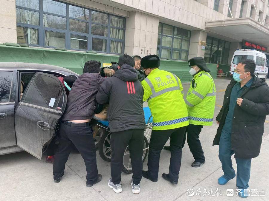 男子赶集突发疾病倒地不起，滨州开发区交警紧急护送救治时间家属滨医 0285