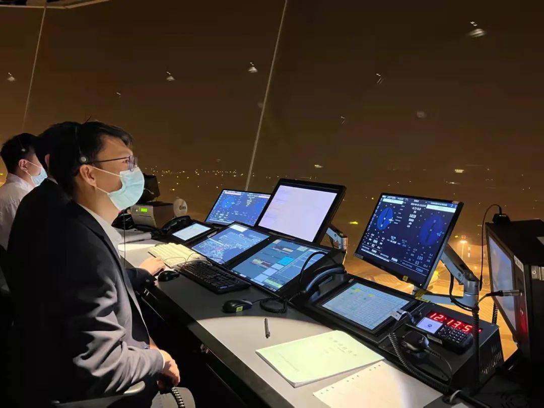 风雪中硬核大兴机场人