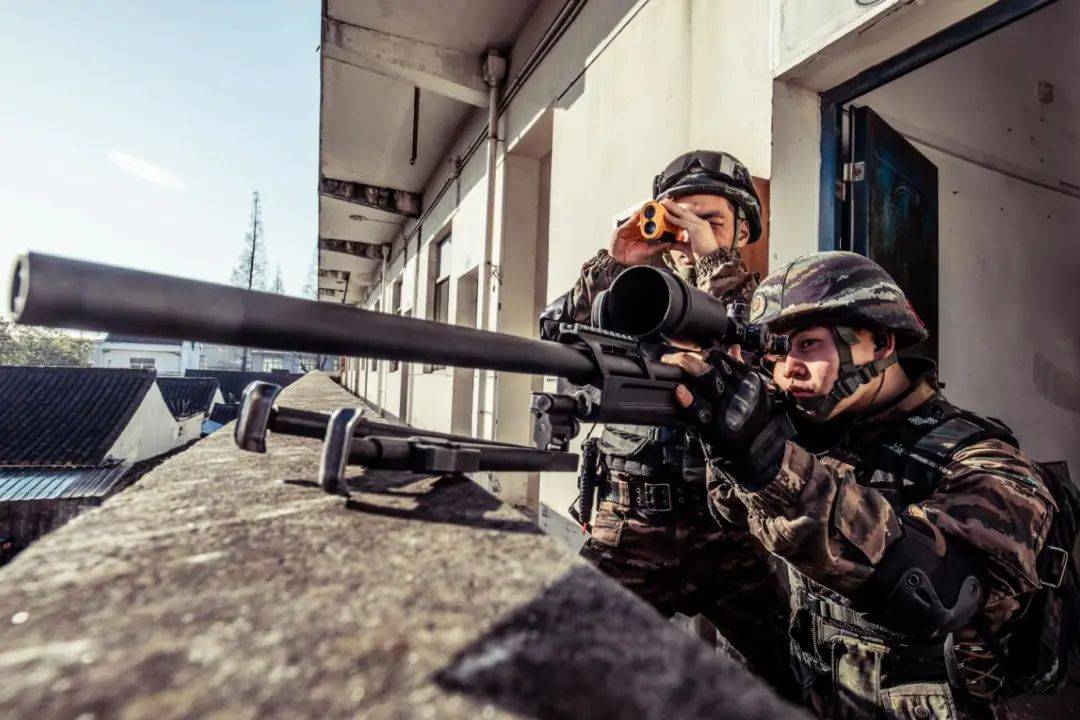 张张都是大片 直击武警特战队员反恐演练场面震撼_突击_战斗_侦察
