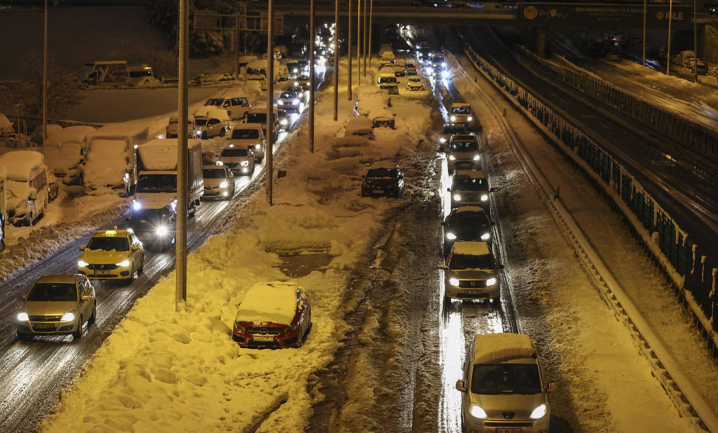 土耳其和希臘遭暴風雪襲擊：數千人被困車中 多地停課停電 國際 第1張