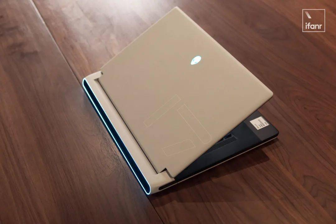 Alienware X17 体验：50000 元的外星人顶级游戏本，除了超强性能还有什么？