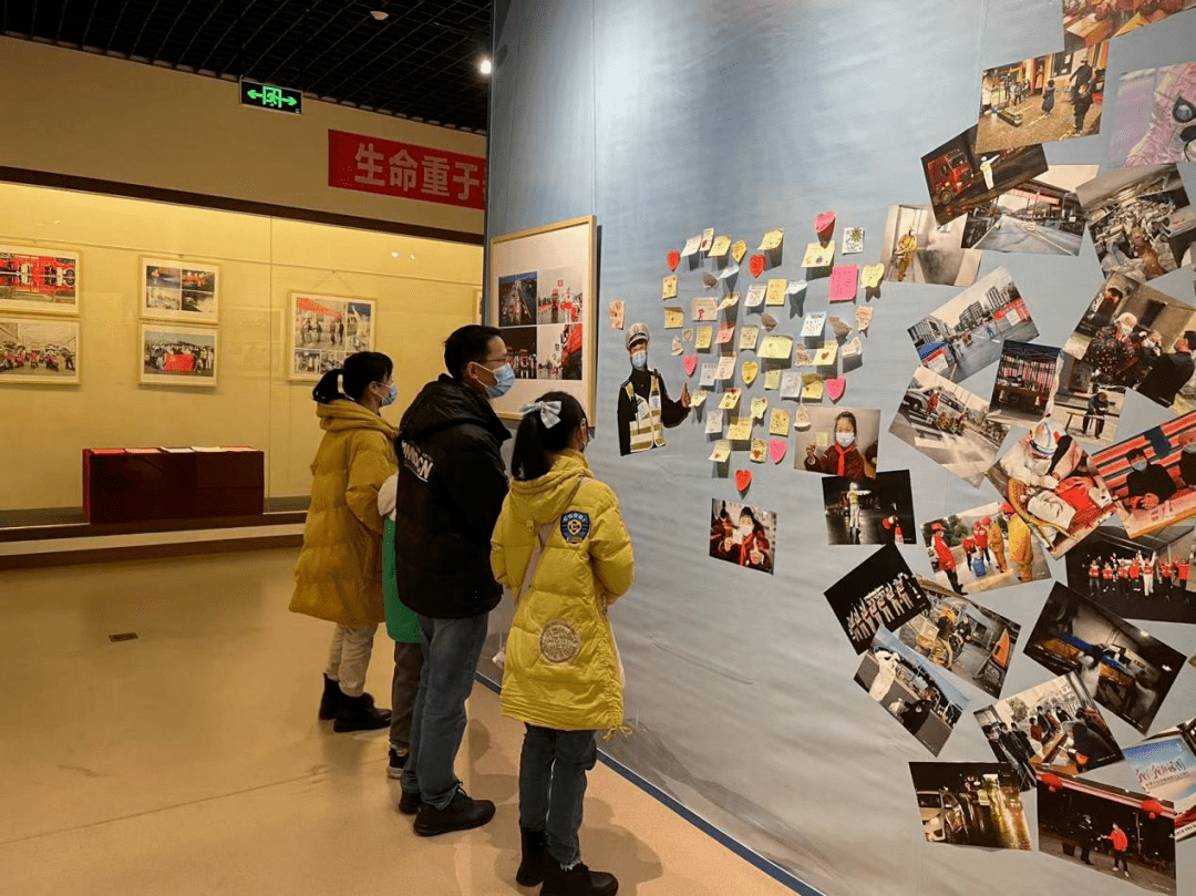 展讯|市博物馆"同心合力——东阳市抗疫主题影像展"开展_疫情_防控