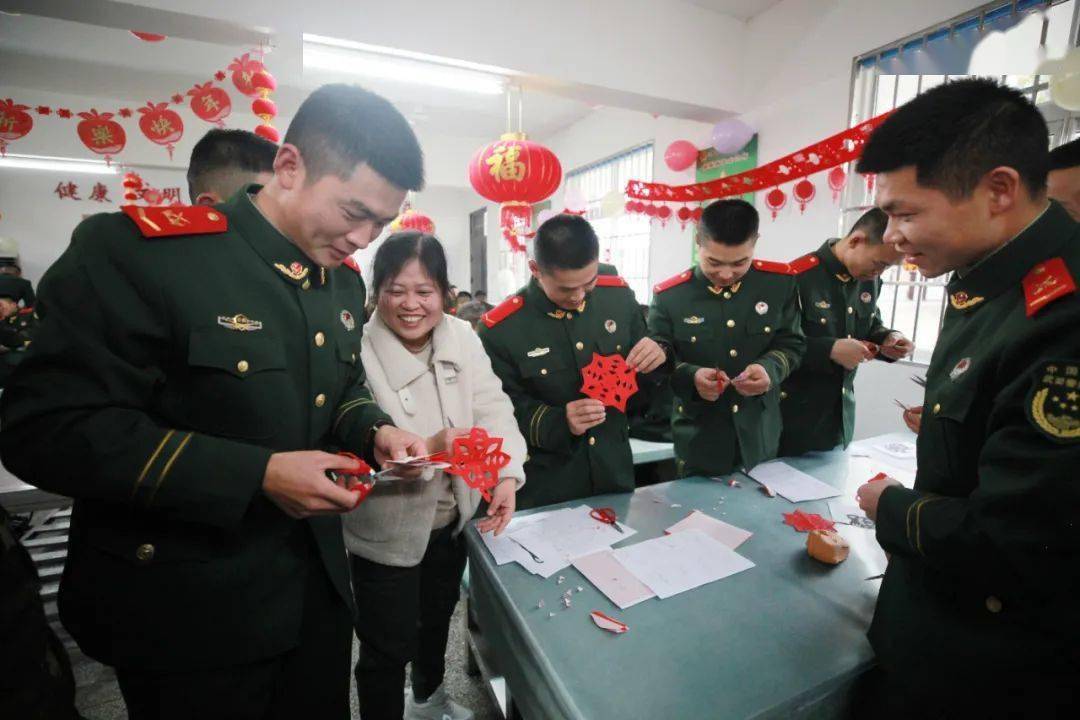 朱茜|武警官兵制作的“萌虎”花馍，馋哭了……