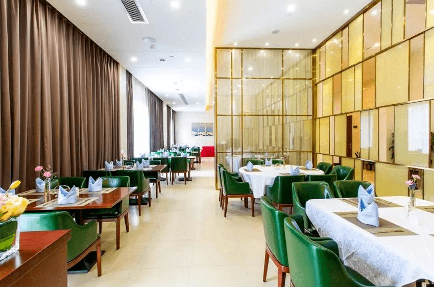 00-24:00餐厅营业时间11:30-14:00,17:30-21:00罗汉堂除夕至初七正常