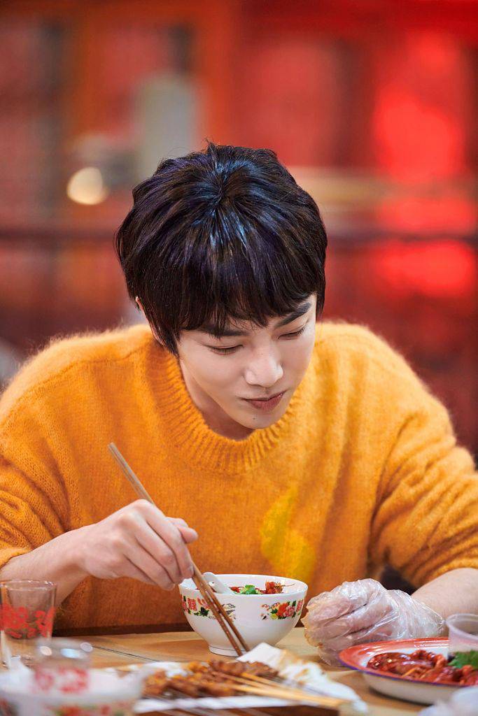 华晨宇录制综艺百姓的味道重回武汉透露花花别名由来