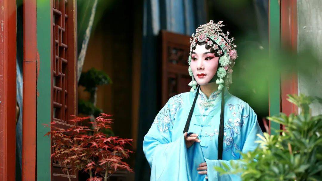 梨园新星添秀色,慧心霞韵最佳音_单娘_豫剧_河南省