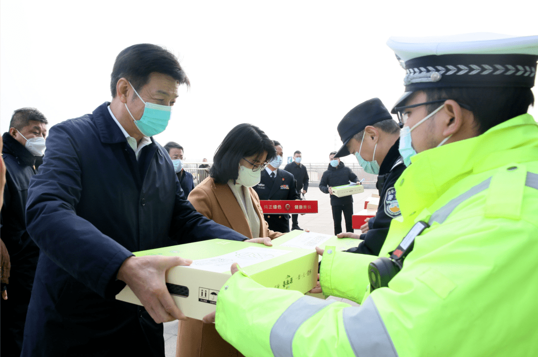 陈小洪看望慰问省军区干休所老同志和一线干部职工_工作_刘海洋_崔元