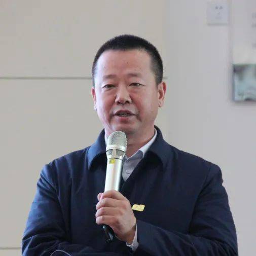 马鹏举 甘肃燎原乳业集团董事长2220值此新春佳节,我谨代表圣农集团