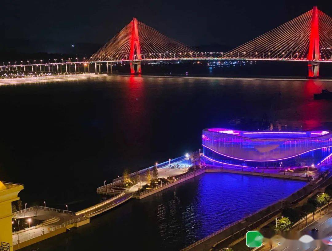 灯光璀璨,海滨路一道新风景_汕头_服务_建筑
