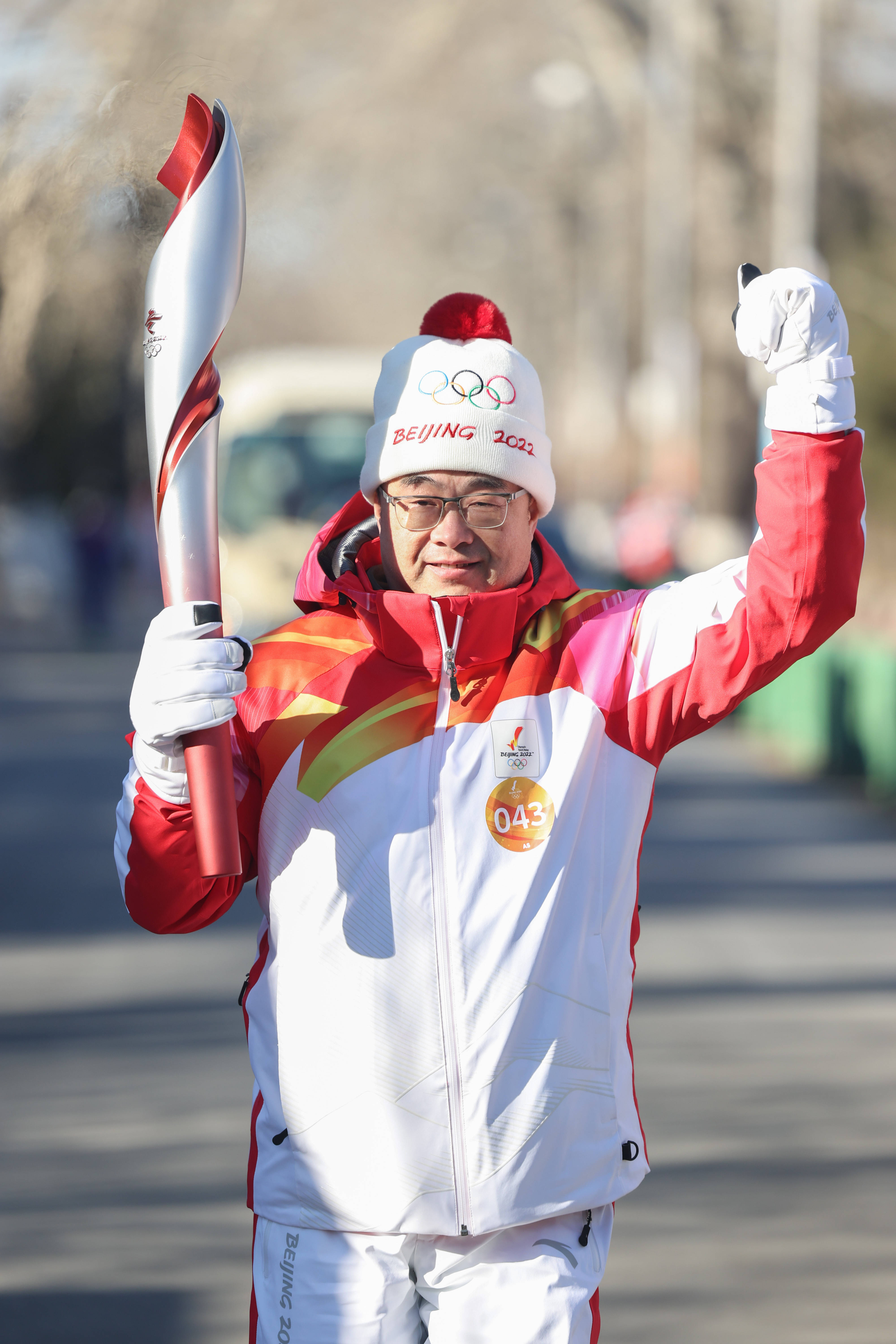 北京冬奥会火炬在奥森公园传递